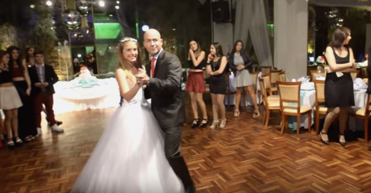 baile sorpresa de 15 años con su papa